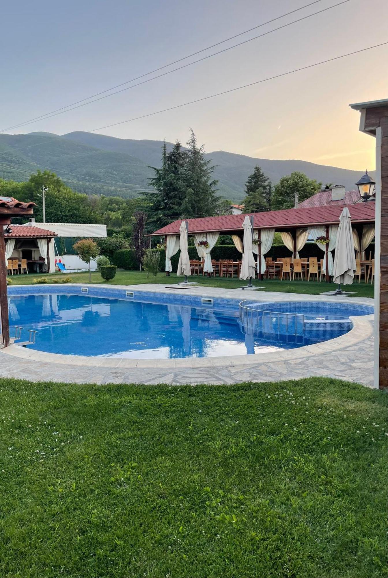 Вила Флора Паталеница Dış mekan fotoğraf